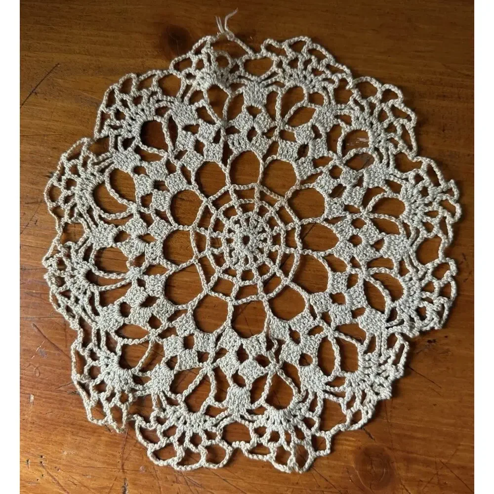 Vintage Lace Doily Set Metallic Thread Round & Rectangular Table Linens - Picture 7 of 14